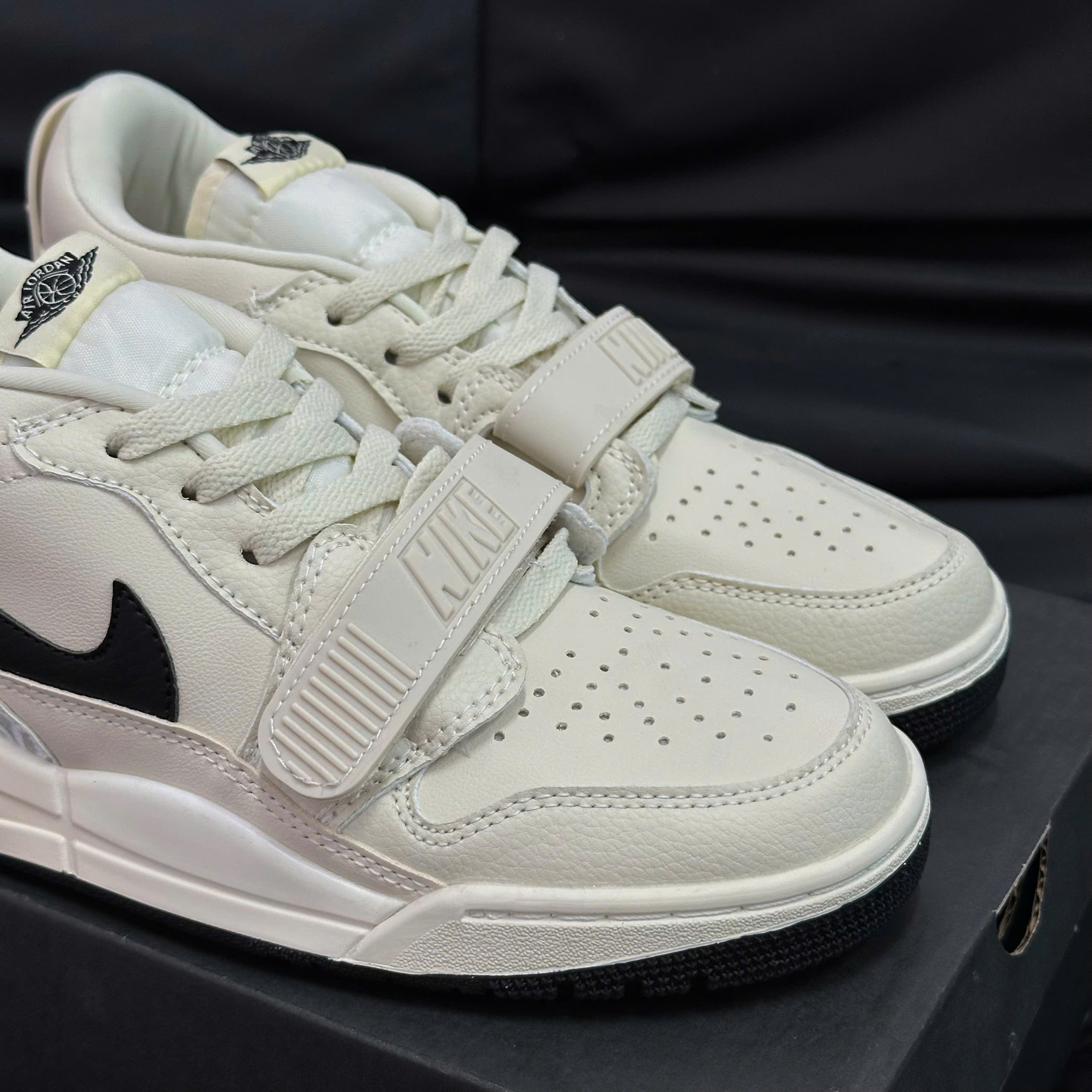 Giày Nike Air Jordan Legacy 312 Low Coconut Black