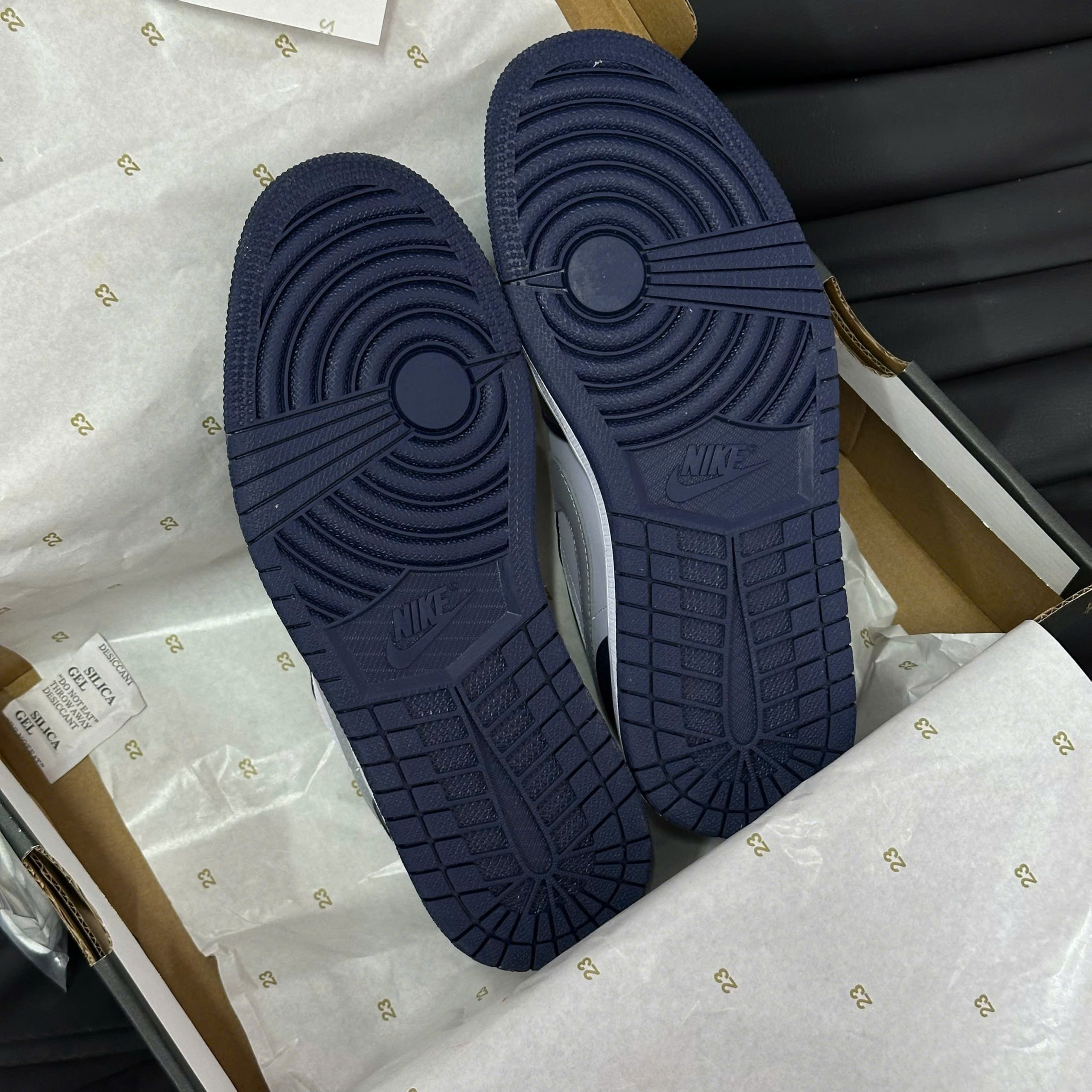 Giày Nike Jordan 1 Low Wolf Grey Midnight Navy