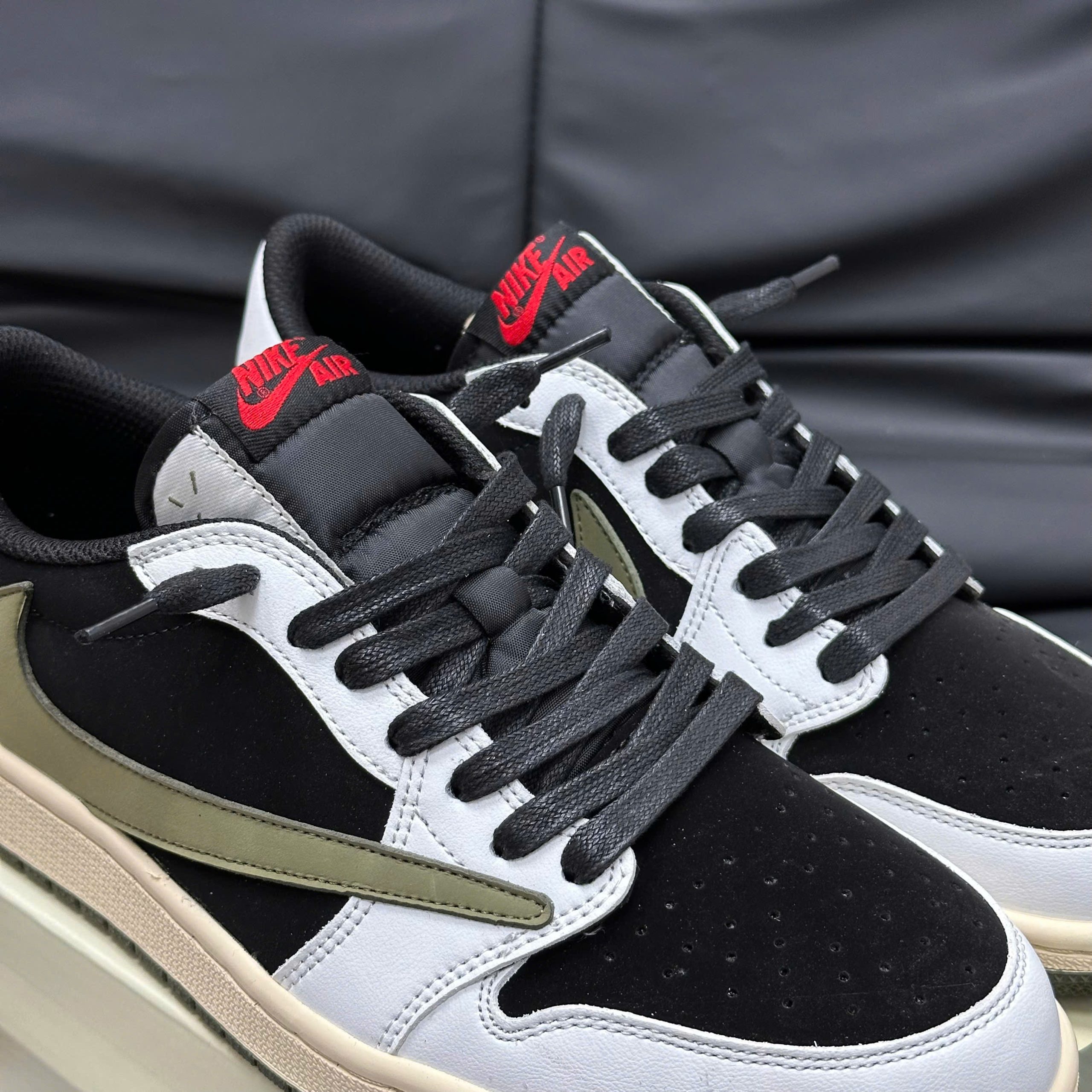 Giày Nike Travis Scott x Air Jordan 1 Low OG “Olive”