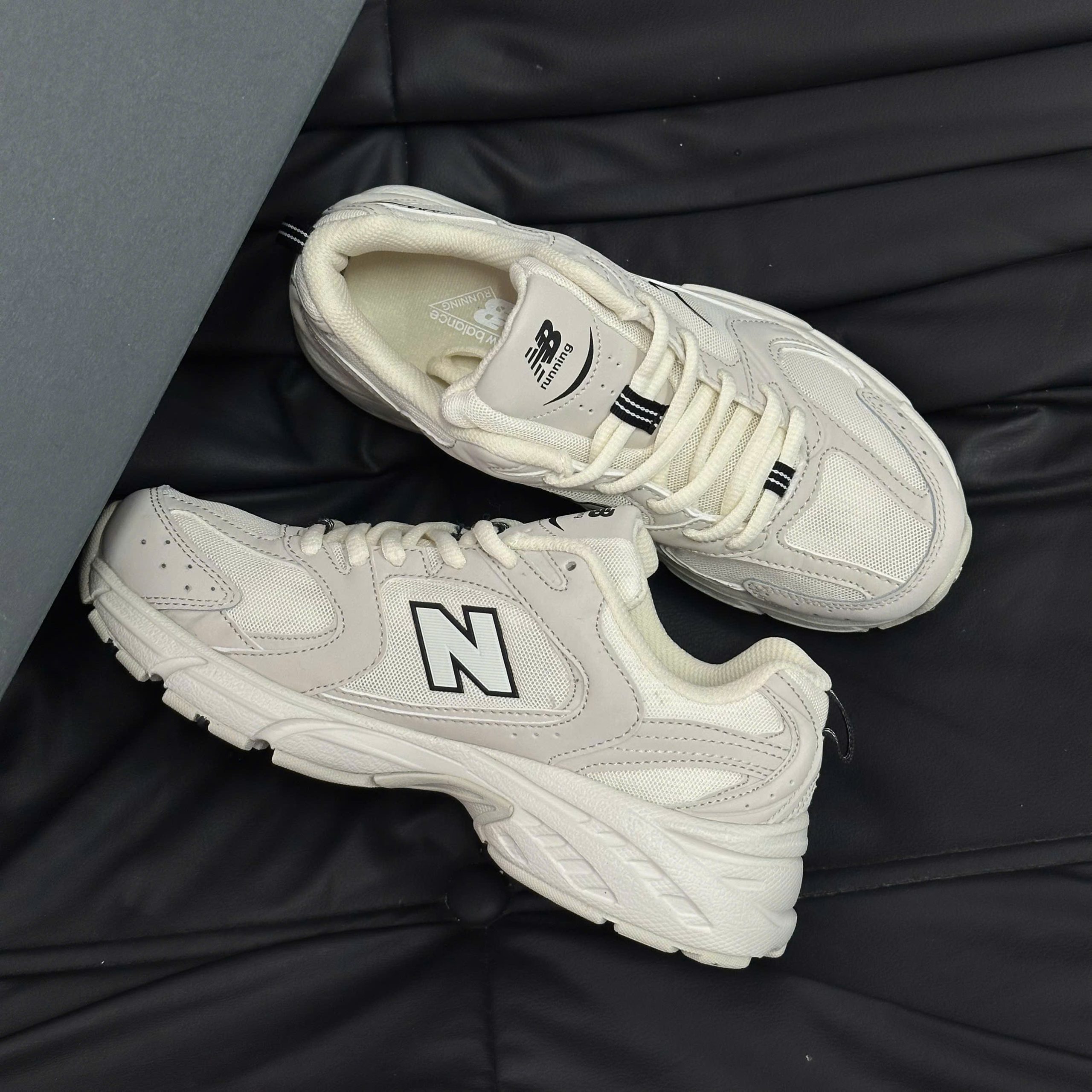 New Balance 530 Ivory
