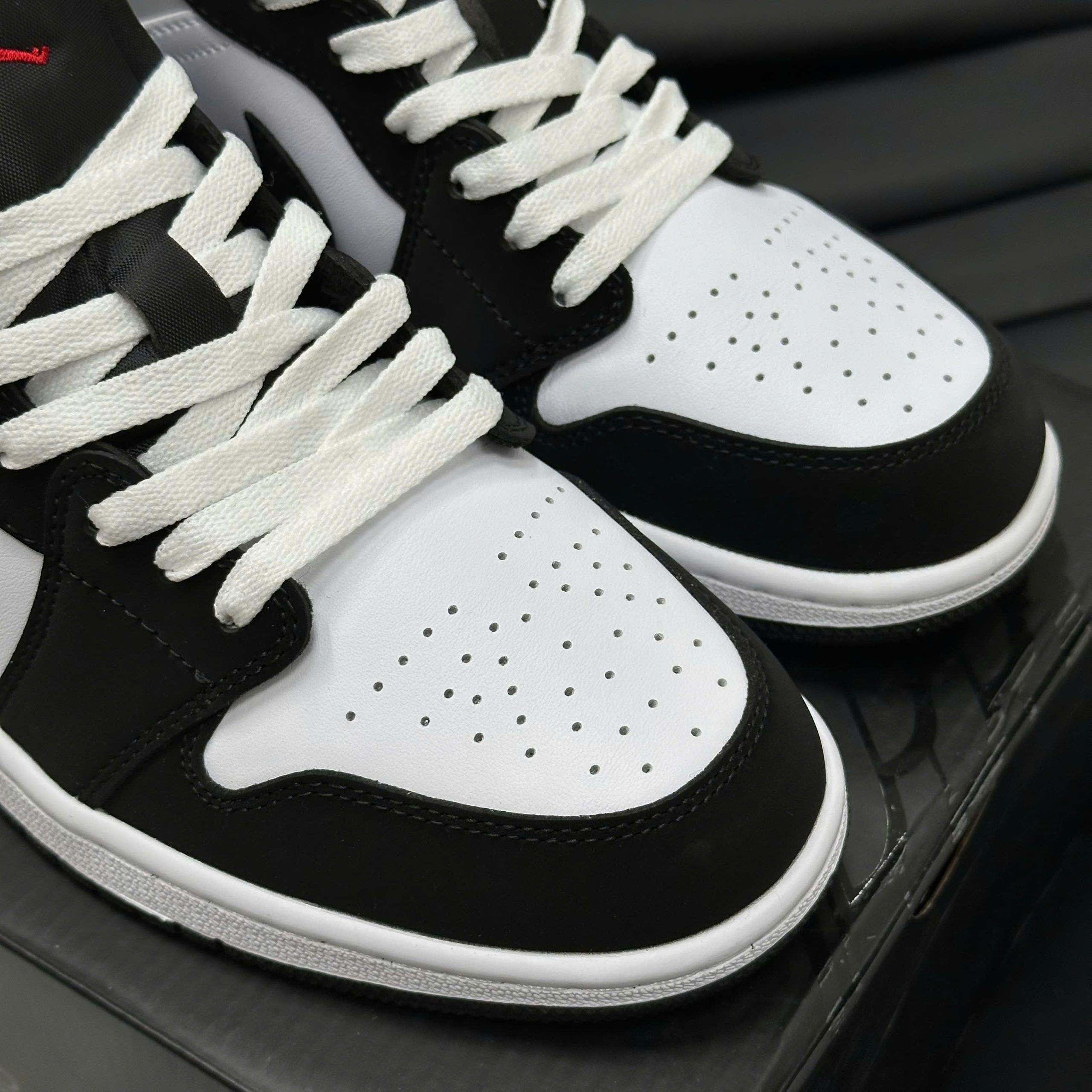 Giày Nike Air Jordan 1 Low – Black Matte Silver