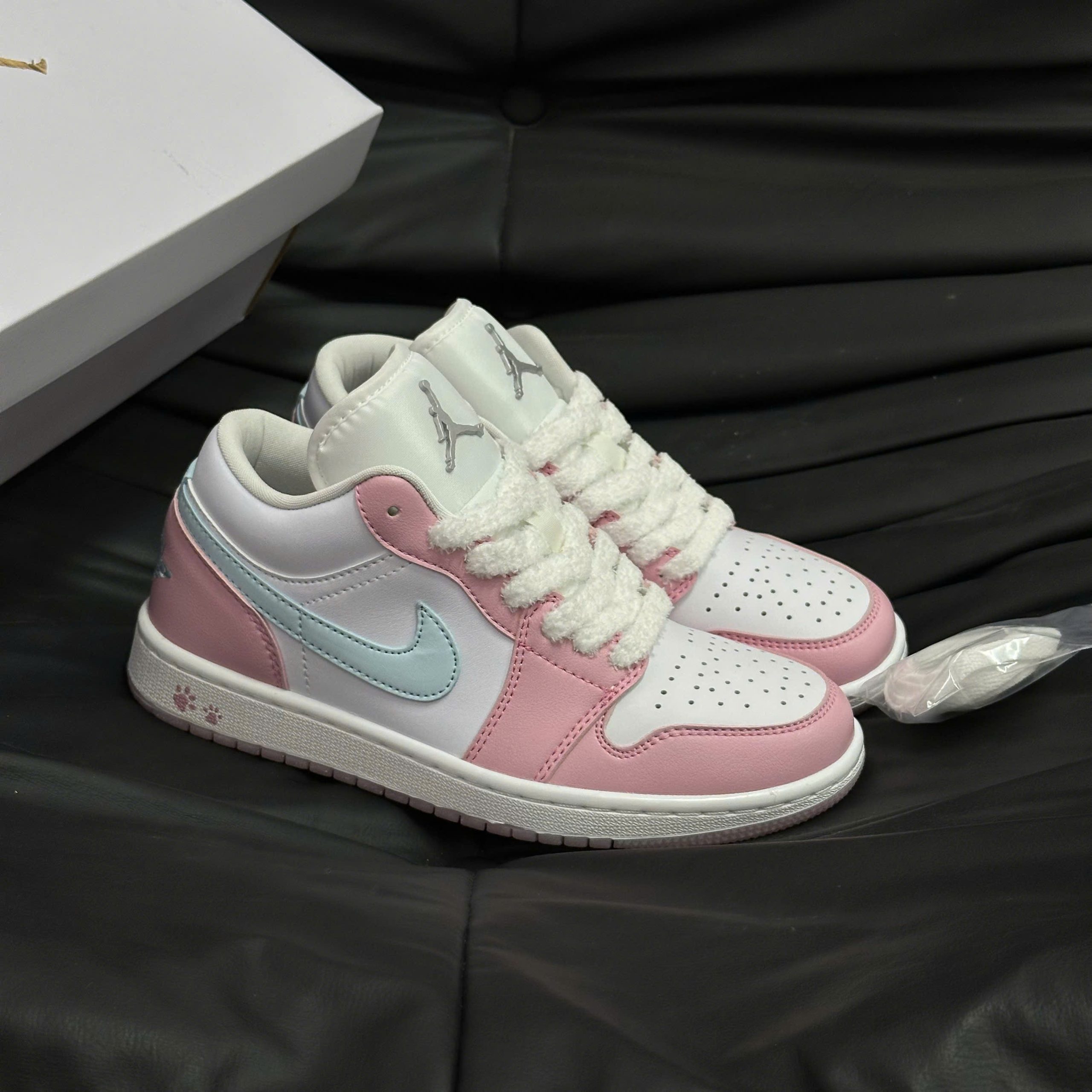 Giày (WMNS) Air Jordan 1 Low SE ‘Paw Print’