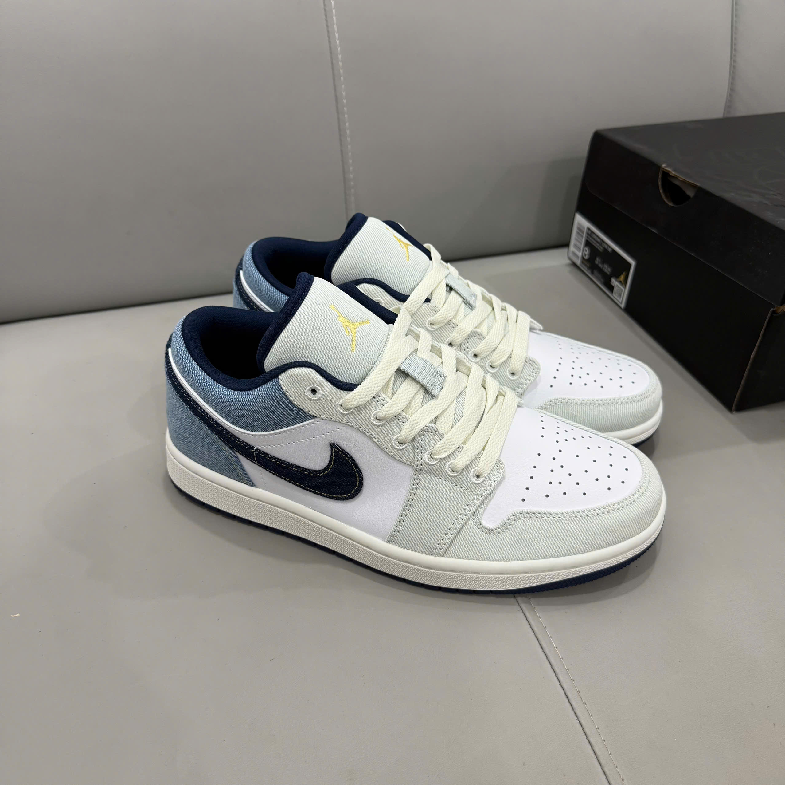 Giày Nike Air Jordan 1 Low SE ‘Light Denim’