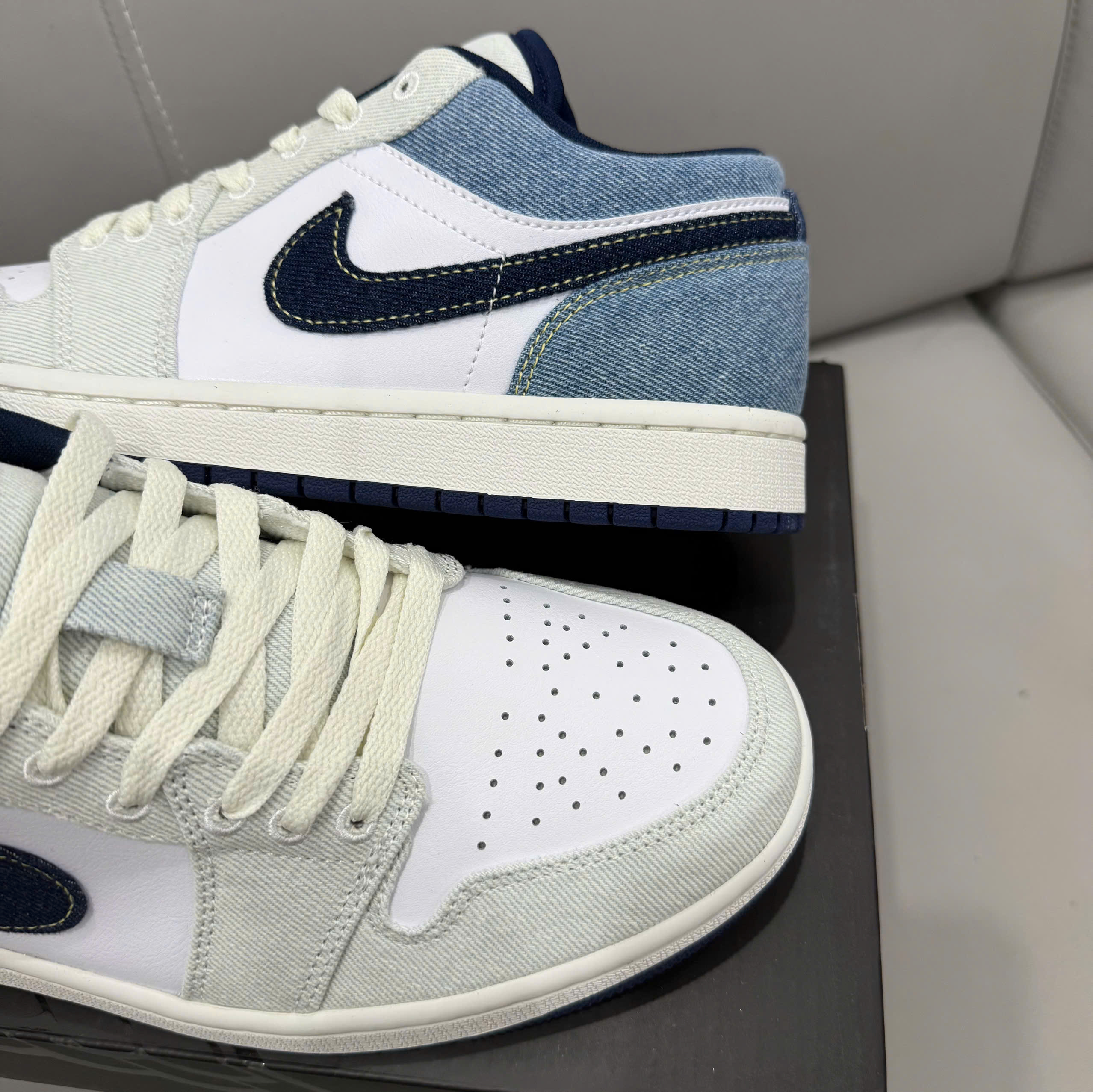 Giày Nike Air Jordan 1 Low SE ‘Light Denim’