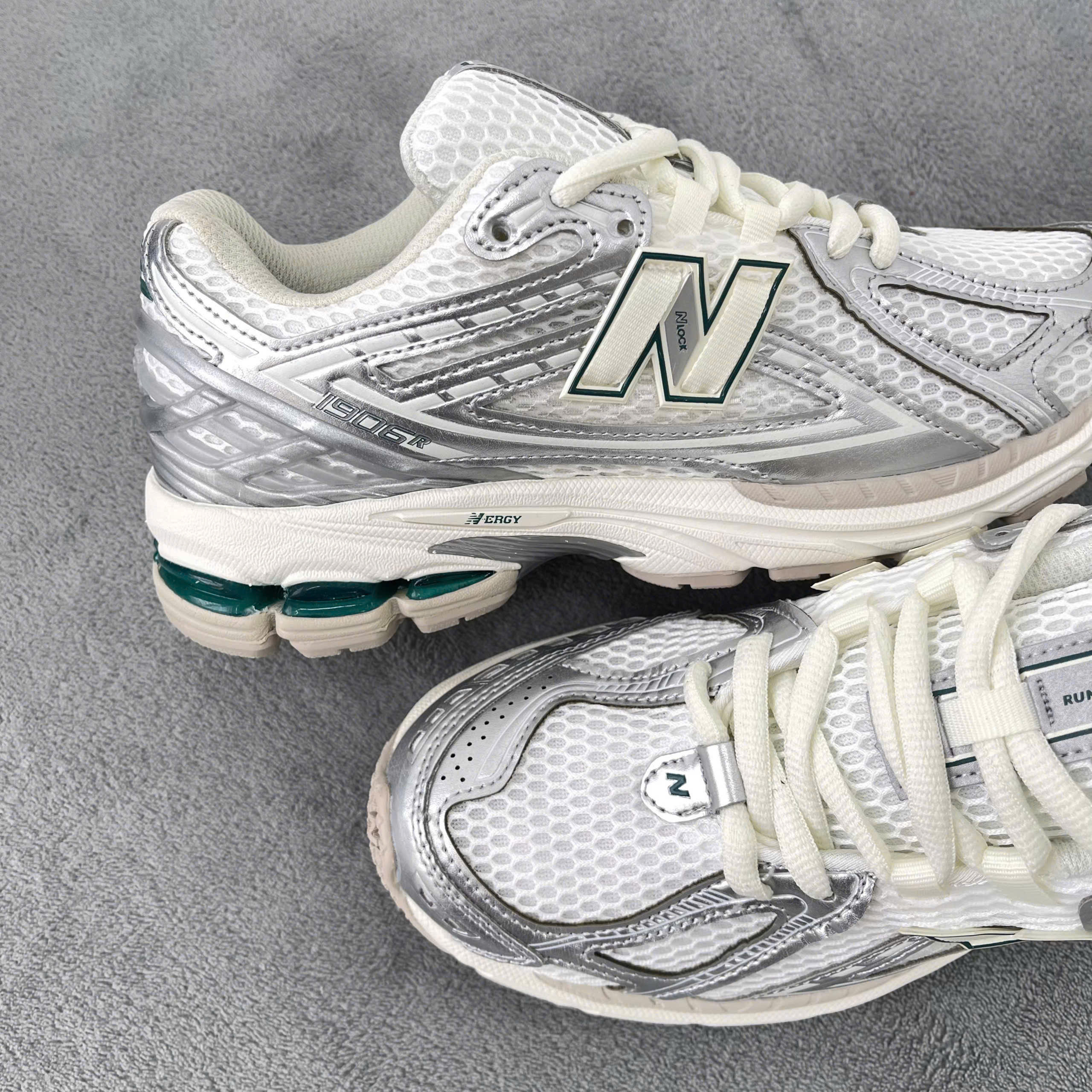 Giày New Balance 1906R ‘Silver Metalic’