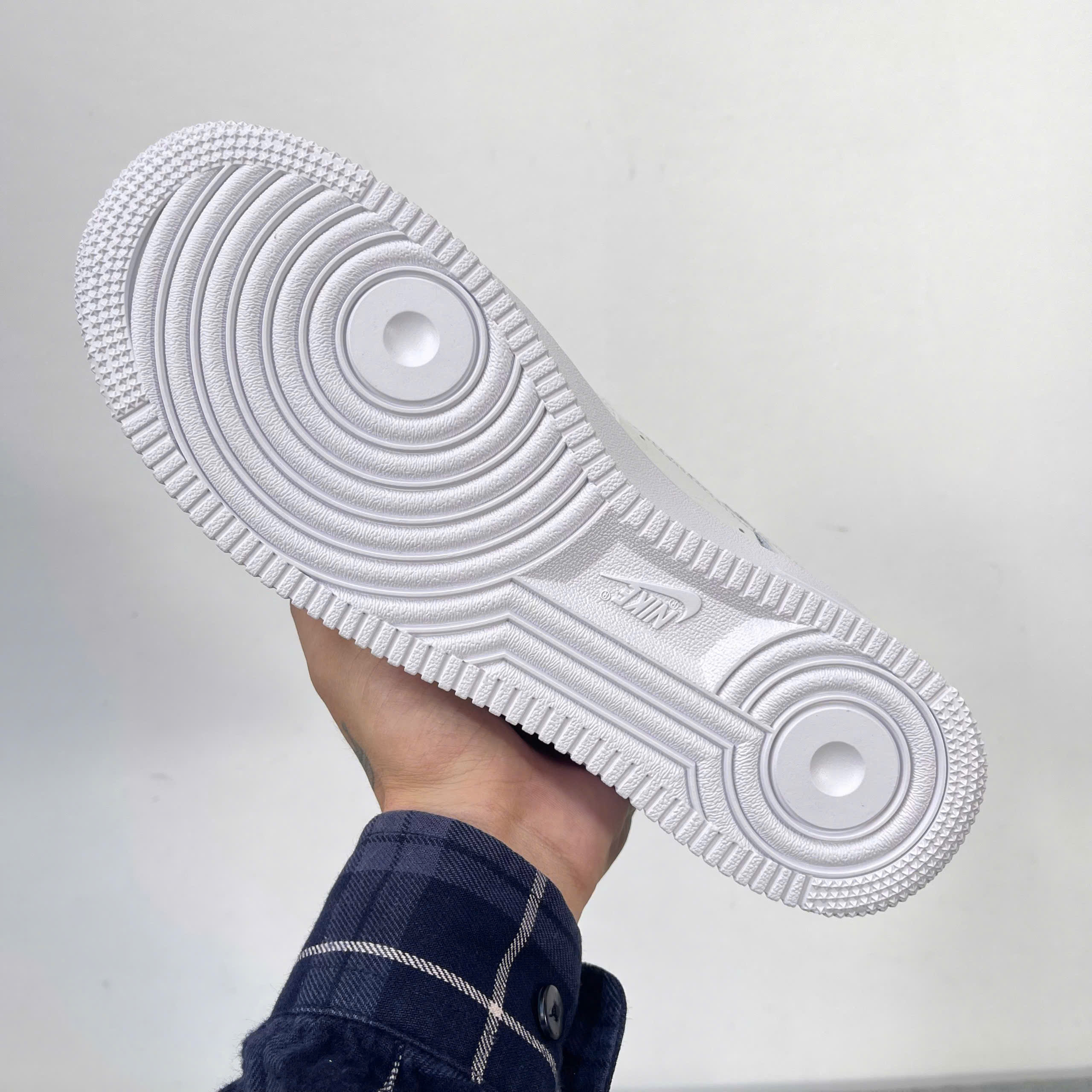 Giày Nike Air Force 1 ’07 LV8 ‘White Dark Marina Blue’