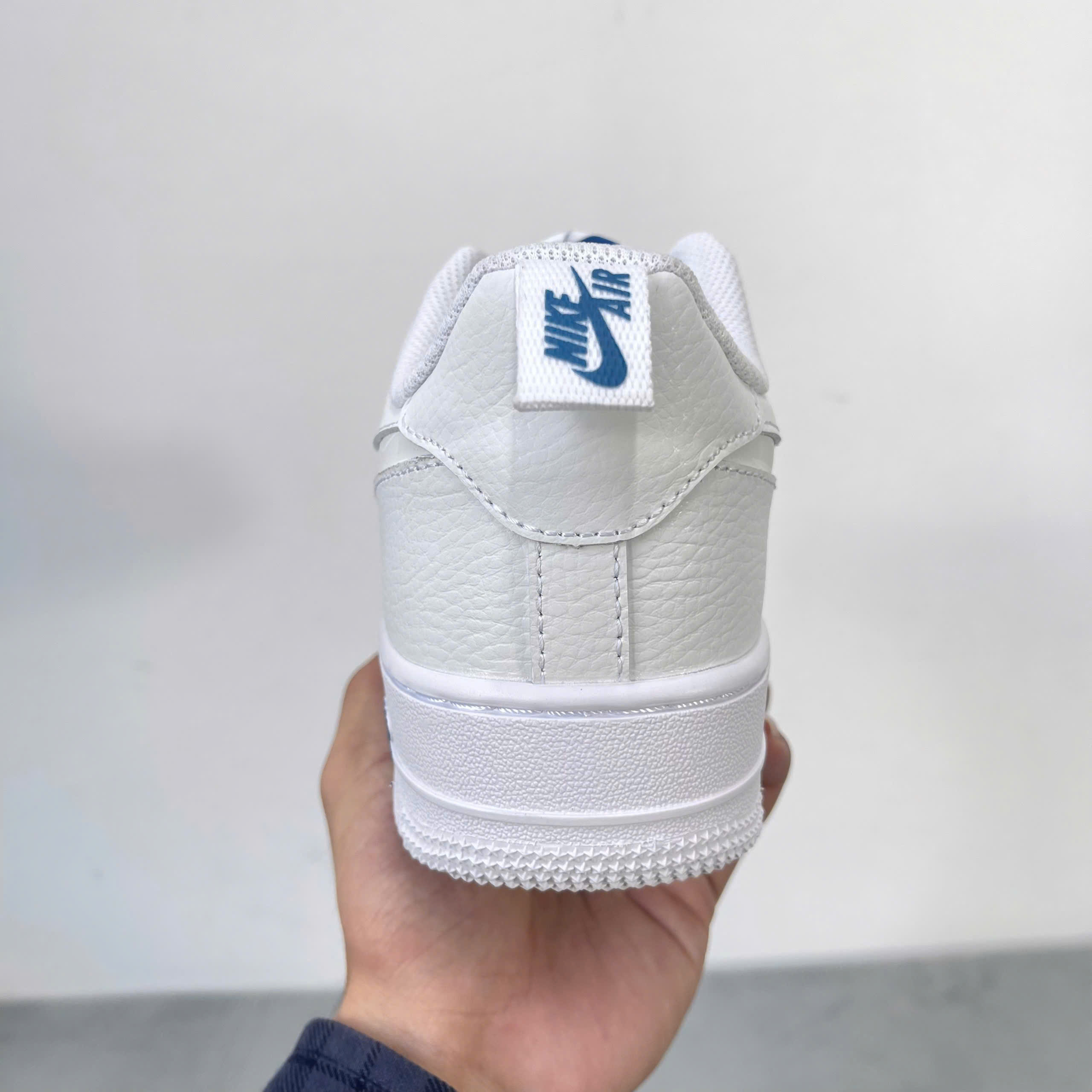 Giày Nike Air Force 1 ’07 LV8 ‘White Dark Marina Blue’