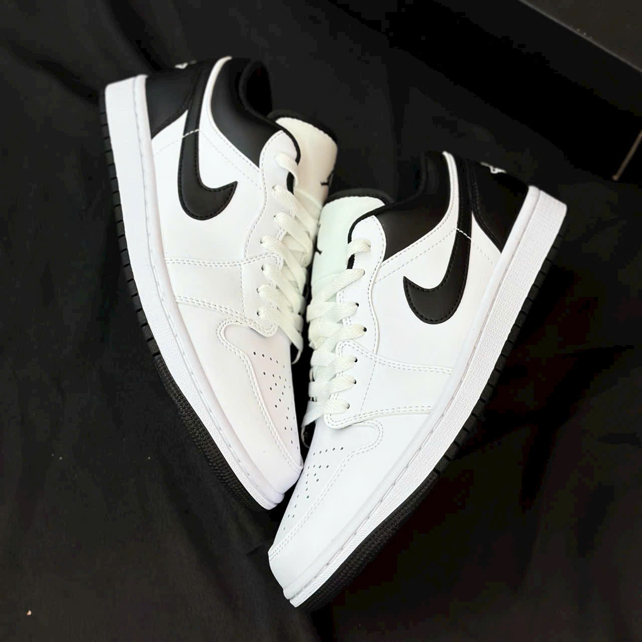 Giày Nike Air Jordan 1 Low ‘Reverse Panda’