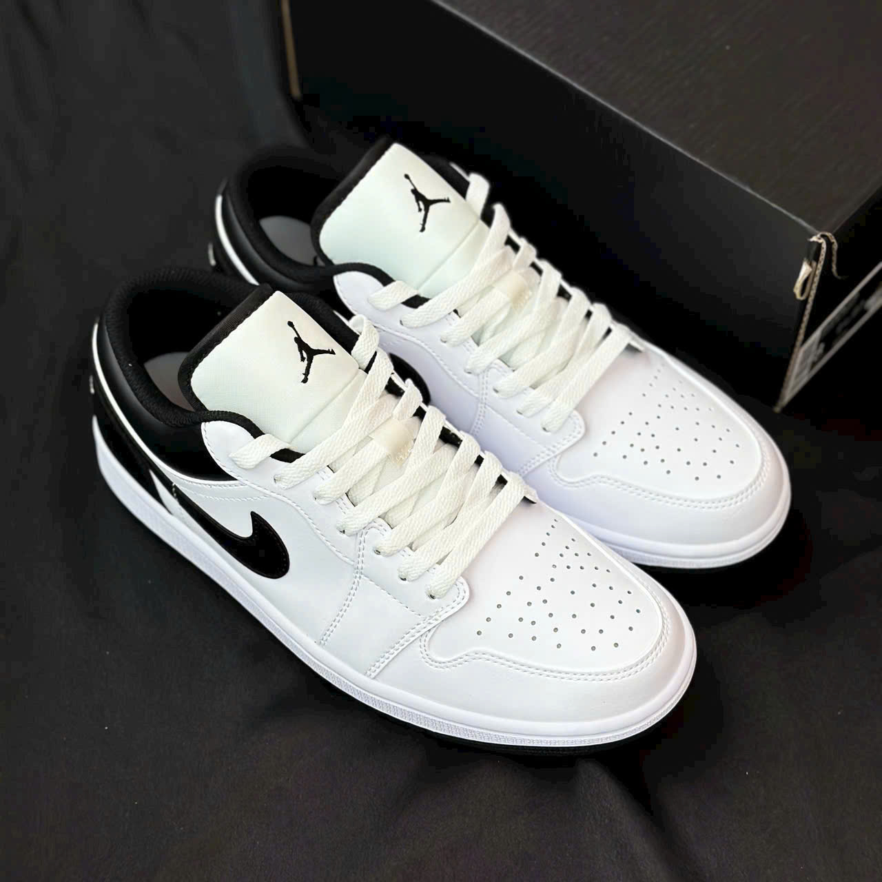 Giày Nike Air Jordan 1 Low ‘Reverse Panda’