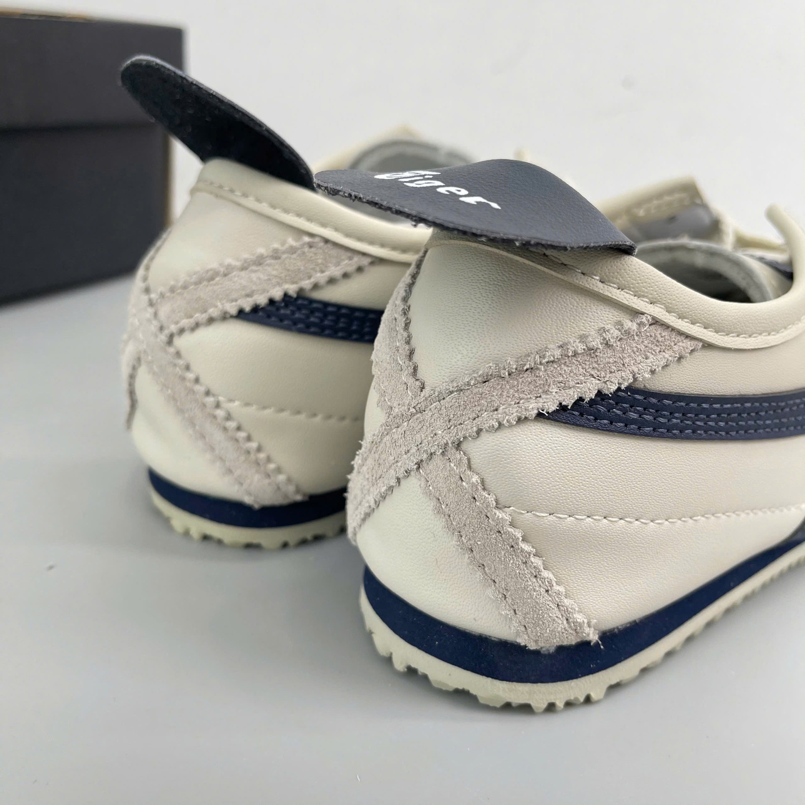 Giày Onitsuka Tiger Mexico 66 ‘Birch Peacoat’