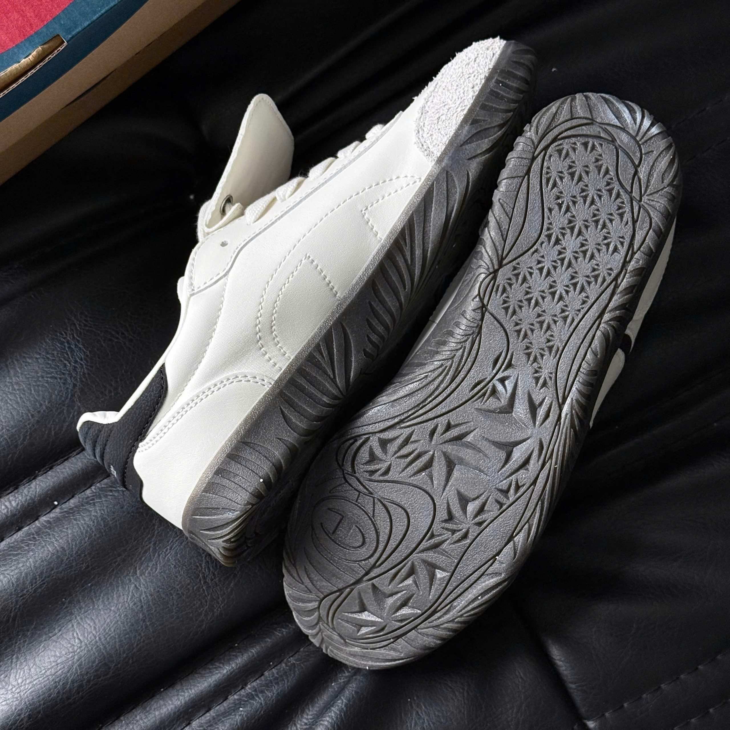 Champion Essentials Champ T-Trainer – Cream Black